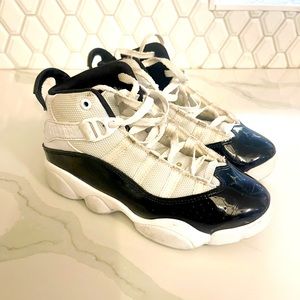 Nike kids Jordan 6 size 13 Black/white/ gold